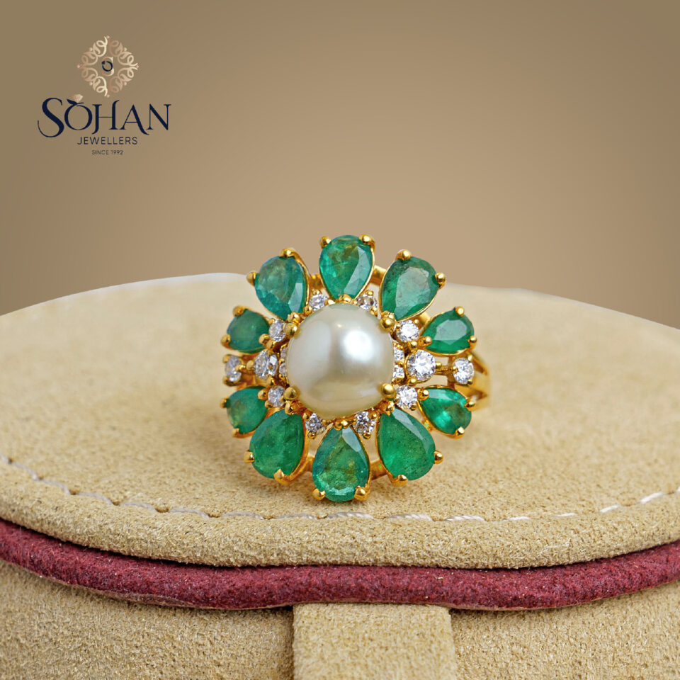 Bahraini Emerald Petal Ring