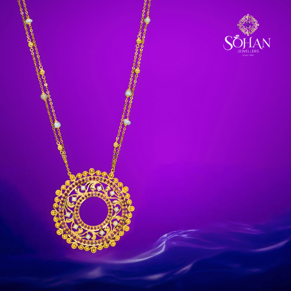 Bahraini Scarlet Treasure Necklace